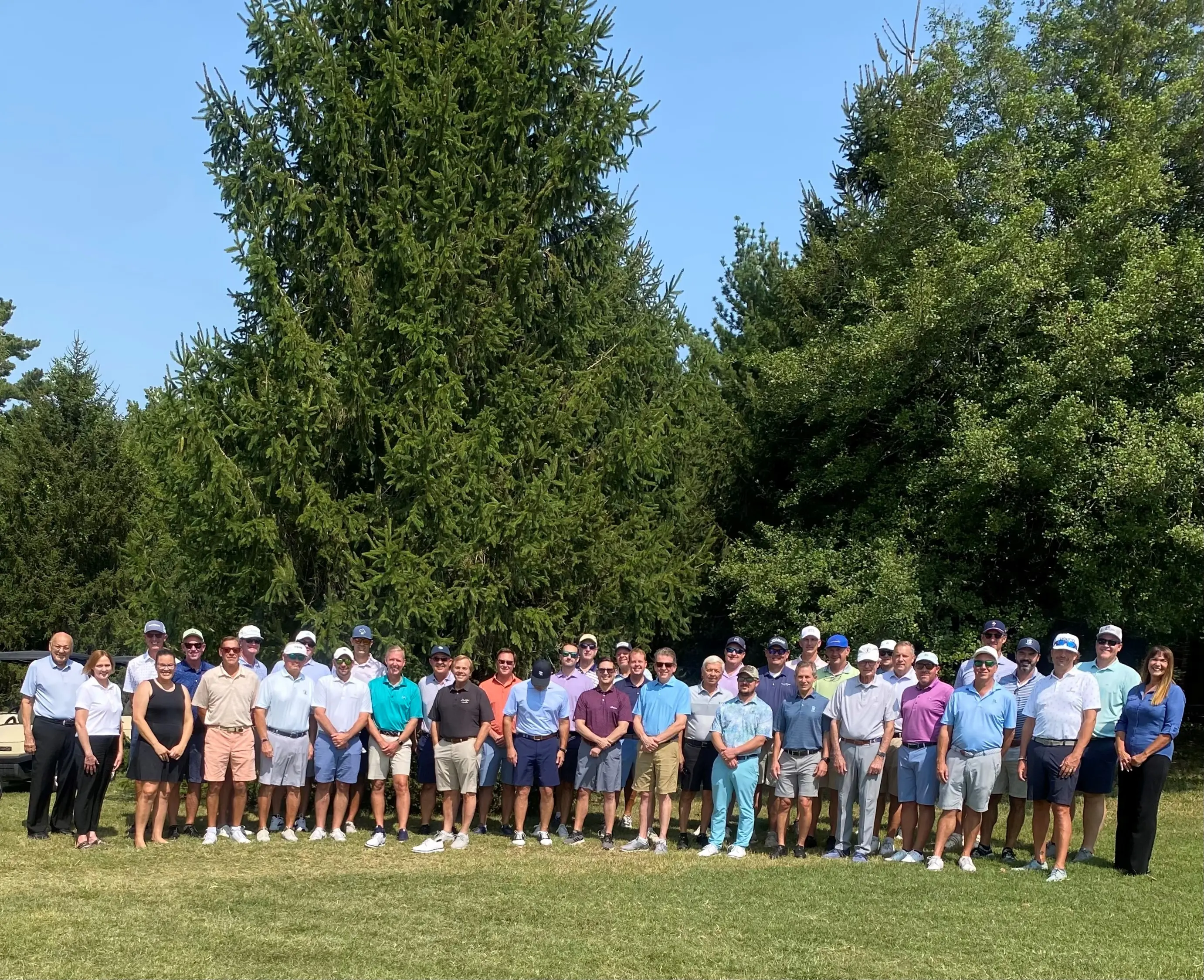 Large number of event golfers